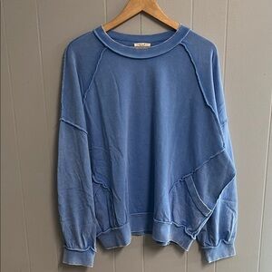NWT Easel Sweatshirt Large Has Pockets
